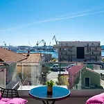 Lana Trogir