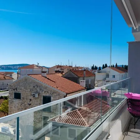 Lana * Trogir